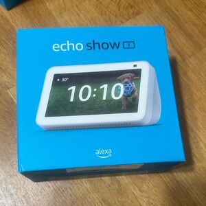Amazon Echo Show 5 Smart Display in White